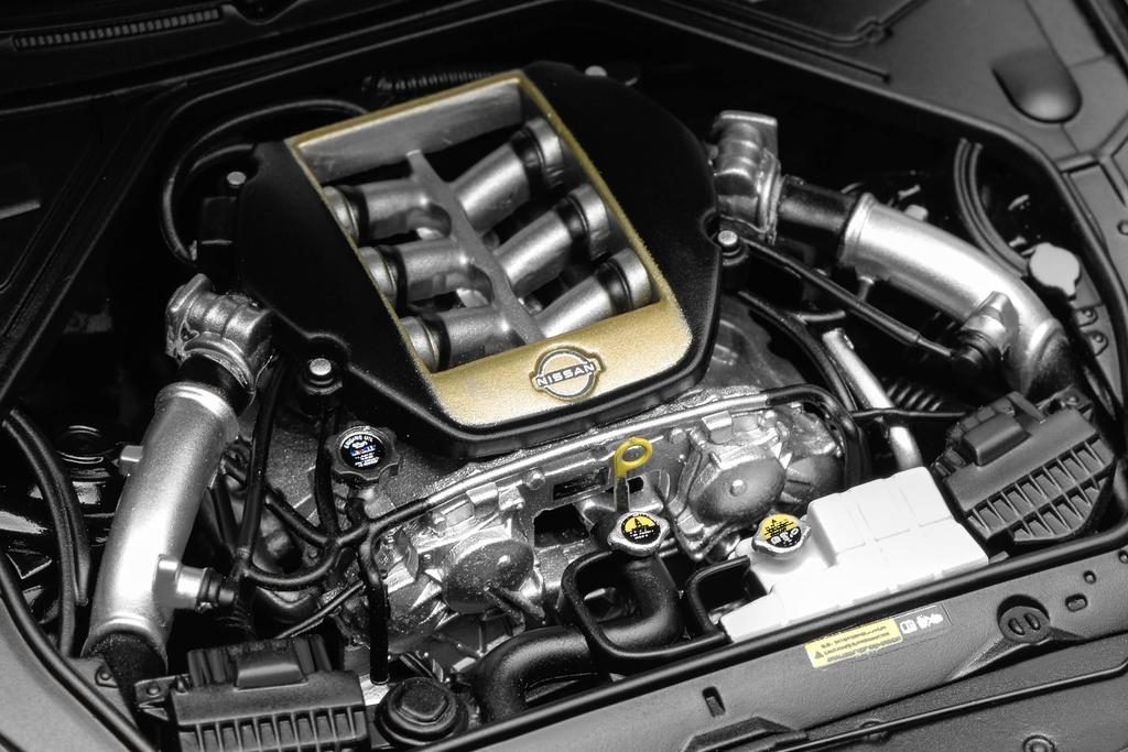 FREESTYLE MOTORHELIX Scale Nissan Track Edition Engineered By NISMO 2022 Meteor Flake Black Pearl Finished Product M83519 1/18 GT-R (R35) T-Spec