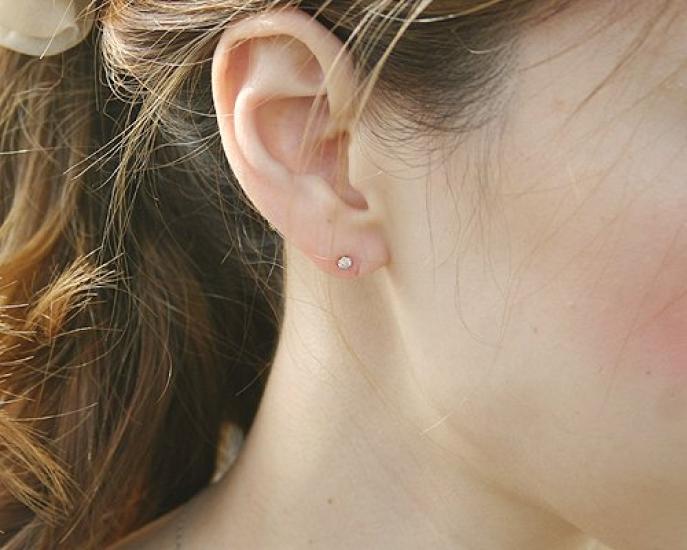 Cercei KASHIMA cu 1 diamant aur alb 18k K18/PG/WG 0.1ct