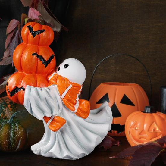 Halloweenská figurka duch Bílý duch držící dýni Kočka Strašidelná pryskyřičná ozdoba Rytá Halloweenská dekorace
