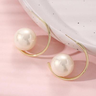 Elegante Statement-Perlenohrringe: Schickes, einzigartiges Design für die anspruchsvolle Frau