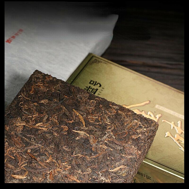 Chinese Aged Pu-Erh Tea Yunnan Cooked Pu-erh Black Tea Craft Gold Brick 1000g