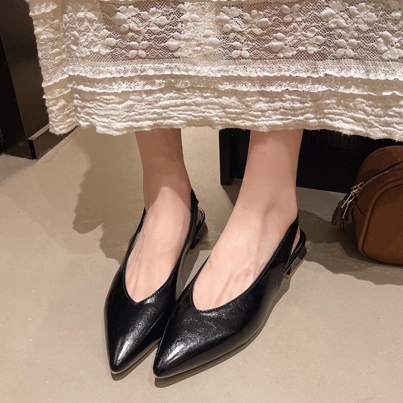 Fashion Matching Skirt Temperament Single Shoes Women Autumn 2025 New Fashion All-match French Closed Toe Sandals