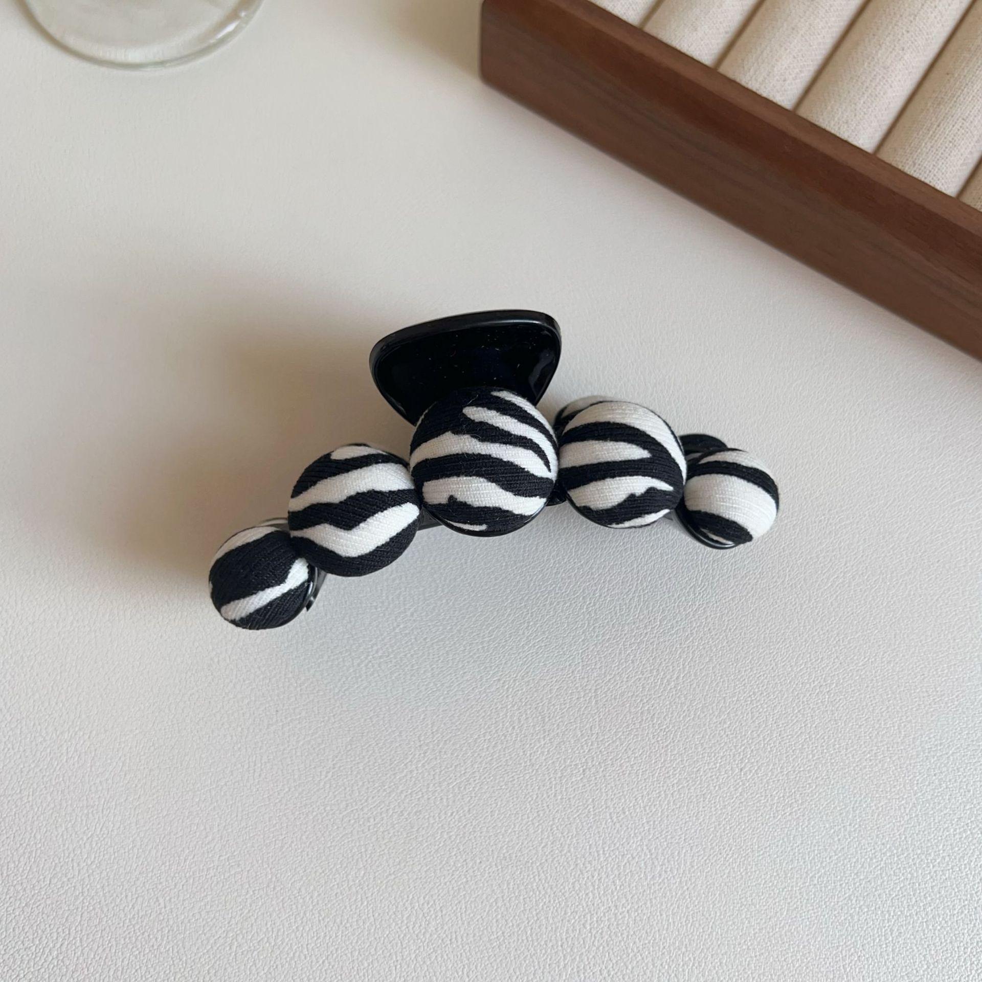 

1pc Korean ins temperament velvet leopard print texture round disc hair with shark catching clip for women s hair accessories