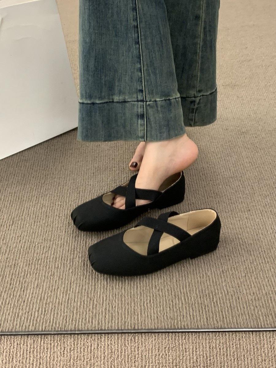

French retro late evening wind pig nose square head Mary Jane shoes cross belt shallow mouth flat bottom ballet single shoes women 40 чёрный