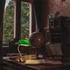 Retro G9 Mini Green Glass Lampshade Table Lamp Classic Banker Bedside Office Library Room Living Room Restaurant Cafe Desk Light