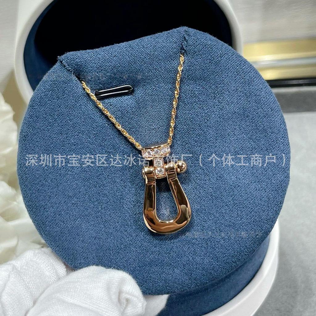 V Gold Rose Gold Full Diamond Horseshoe Bracelet and 8-Shaped Necklace Set