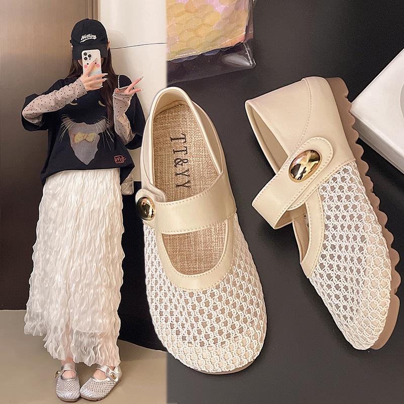 

Mesh breathable soft-soled single shoes women s 2025 summer new one-pedal French hollow Velcro two-wear Doudou shoes 41