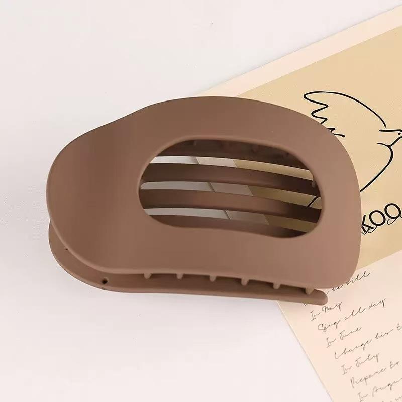 Stylish Women's Flat Round Hair Clips, Duckbill Clips, Flexible and Comfortable Hairpins, and Shark Clips for Updos.