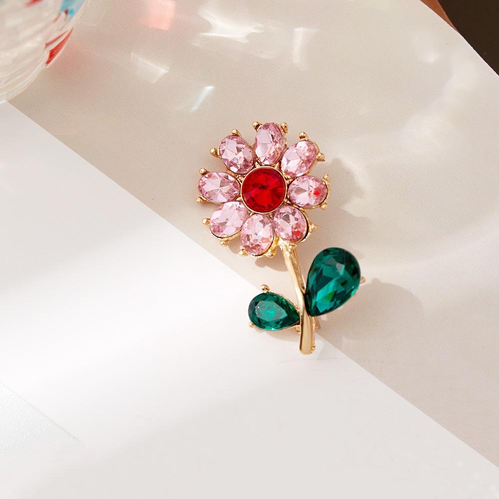 Diamond Butterfly Versatile Simple Brooch Flower Anti-light Pin Clothing Accessories Corsage