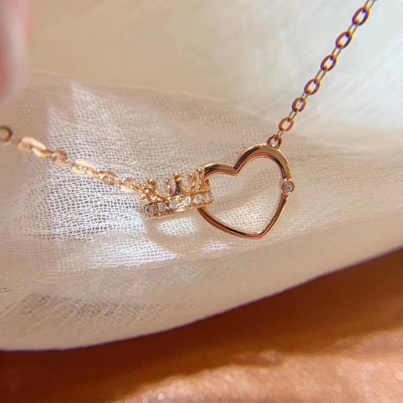 Korean Style Crown Heart Necklace - Light Luxury Niche Collarbone Chain for Women, Best Friend Gift