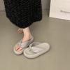 Beautiful Thick-soled Black Pinch-on Flip-flops for Women's New Toes, Seaside Women's Summer Outer Wear, Going Out Cool Slippers