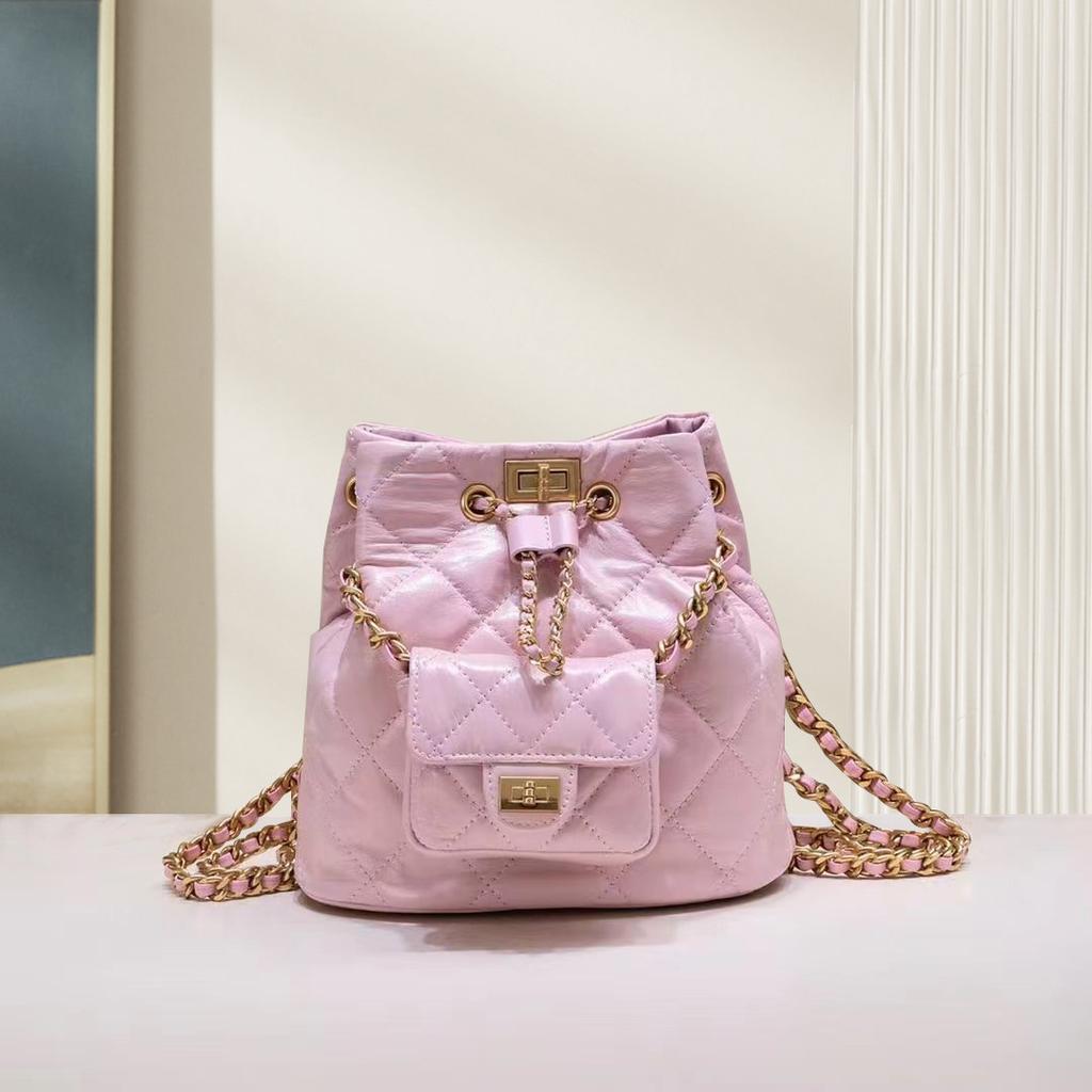 První vrstva Olej Vosk Hovězí kůže Malý vonný větrný kosočtverec Mini batoh Taška na řetízek Kožený vyšívaný batoh