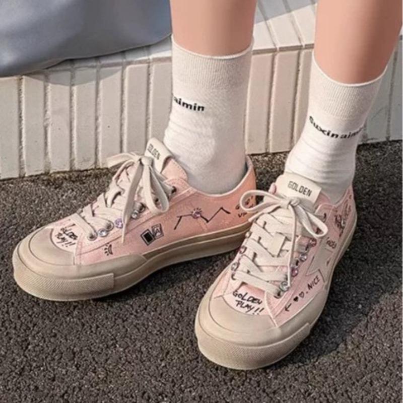 Spring and summer new small dirty shoes women's old graffiti retro versatile flat bottom height increase breathable star shoes dirty shoes