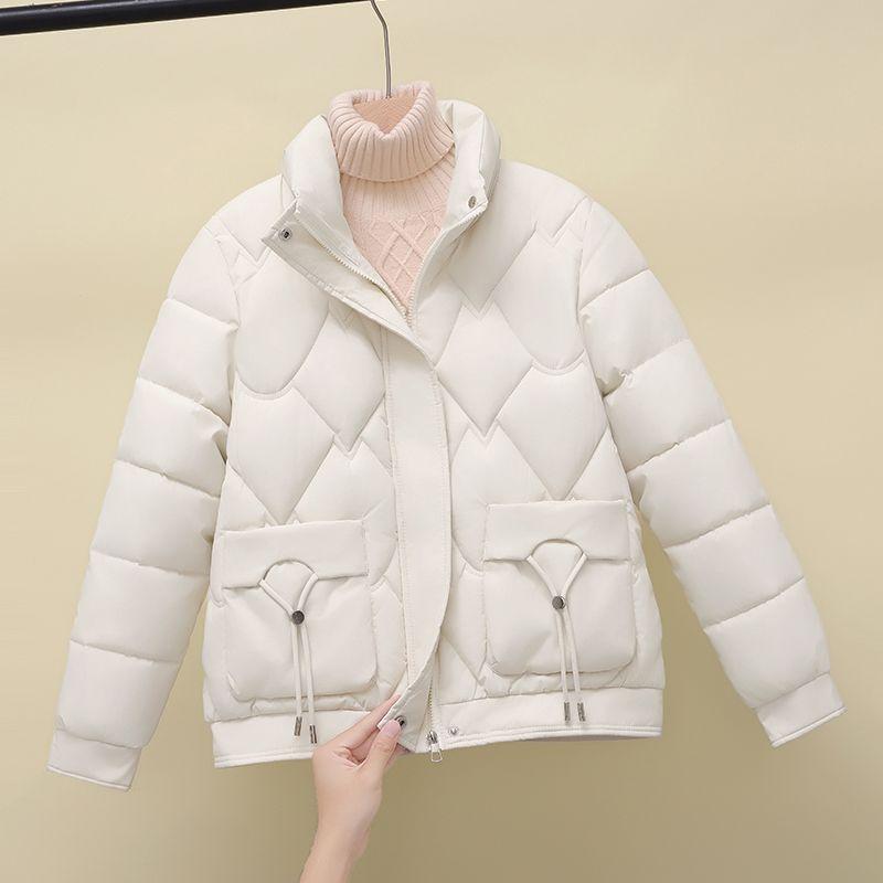 Giacca invernale corta alla moda e slim con collo alto per donna