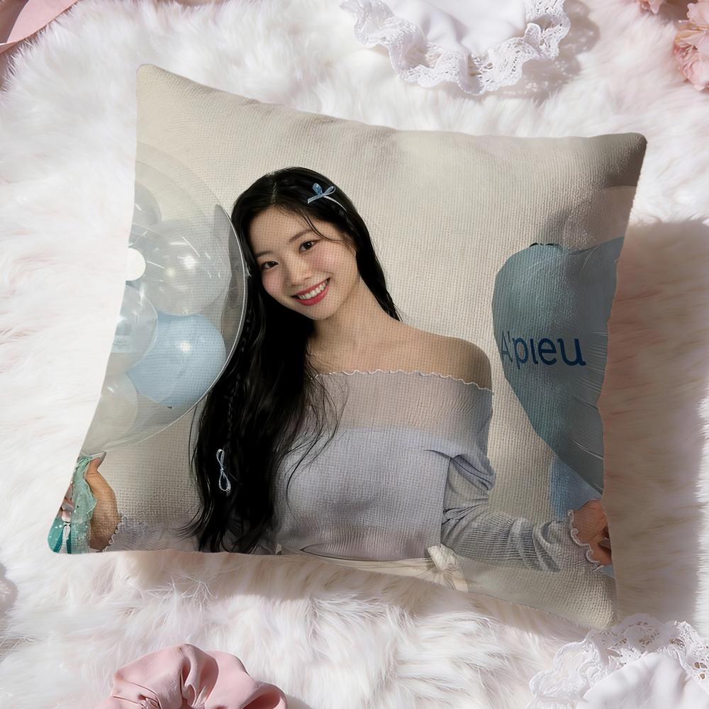 Korejská zpěvačka KKim D-DaHyunS Prémiový povlak na polštář Comfort Reversible Pillow Cove - Design Dva v jednom pro jakoukoli místnost a interiér auta