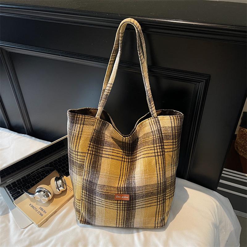 Korean Style Large Capacity Plaid Canvas Shoulder Bag for Women - Autumn/Winter 2025 Casual College Commute Tote