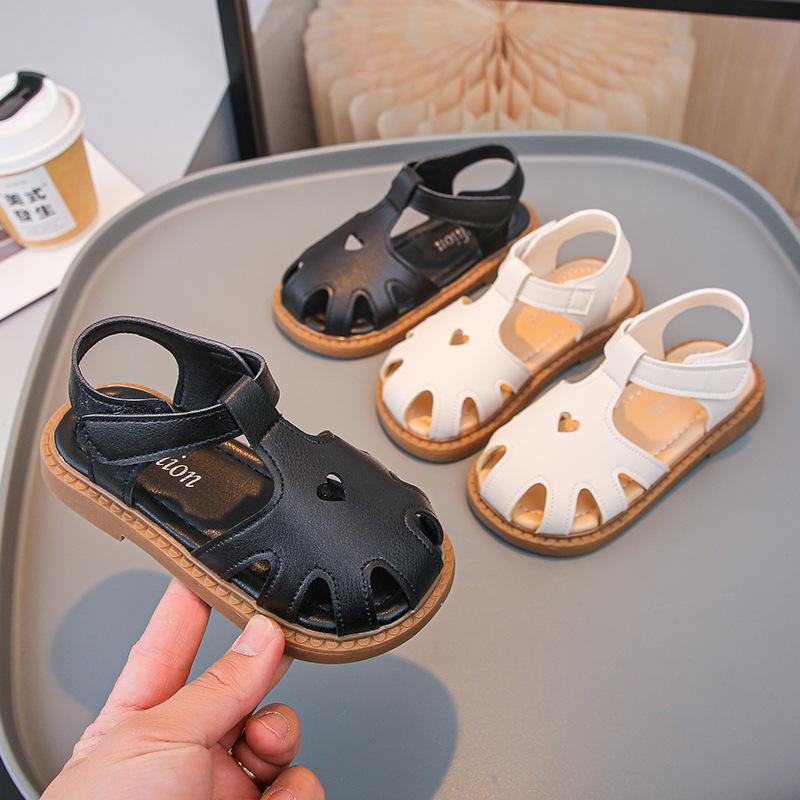 Girls Sandals Hollowed-out Soild Color Kids Beach Shoes T-strap Soft Sole 2025 Summer Children Casual Princess Shoes Versatile