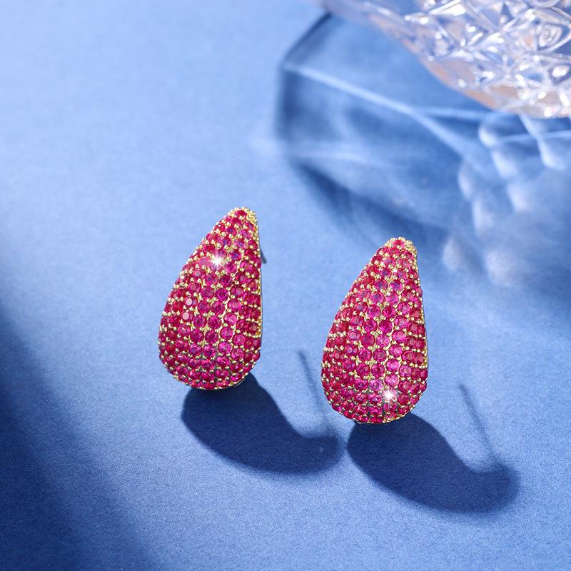 Elegant Teardrop Micro-Pave Diamond Stud Earrings for Women - Luxurious and Sparkling Accessories
