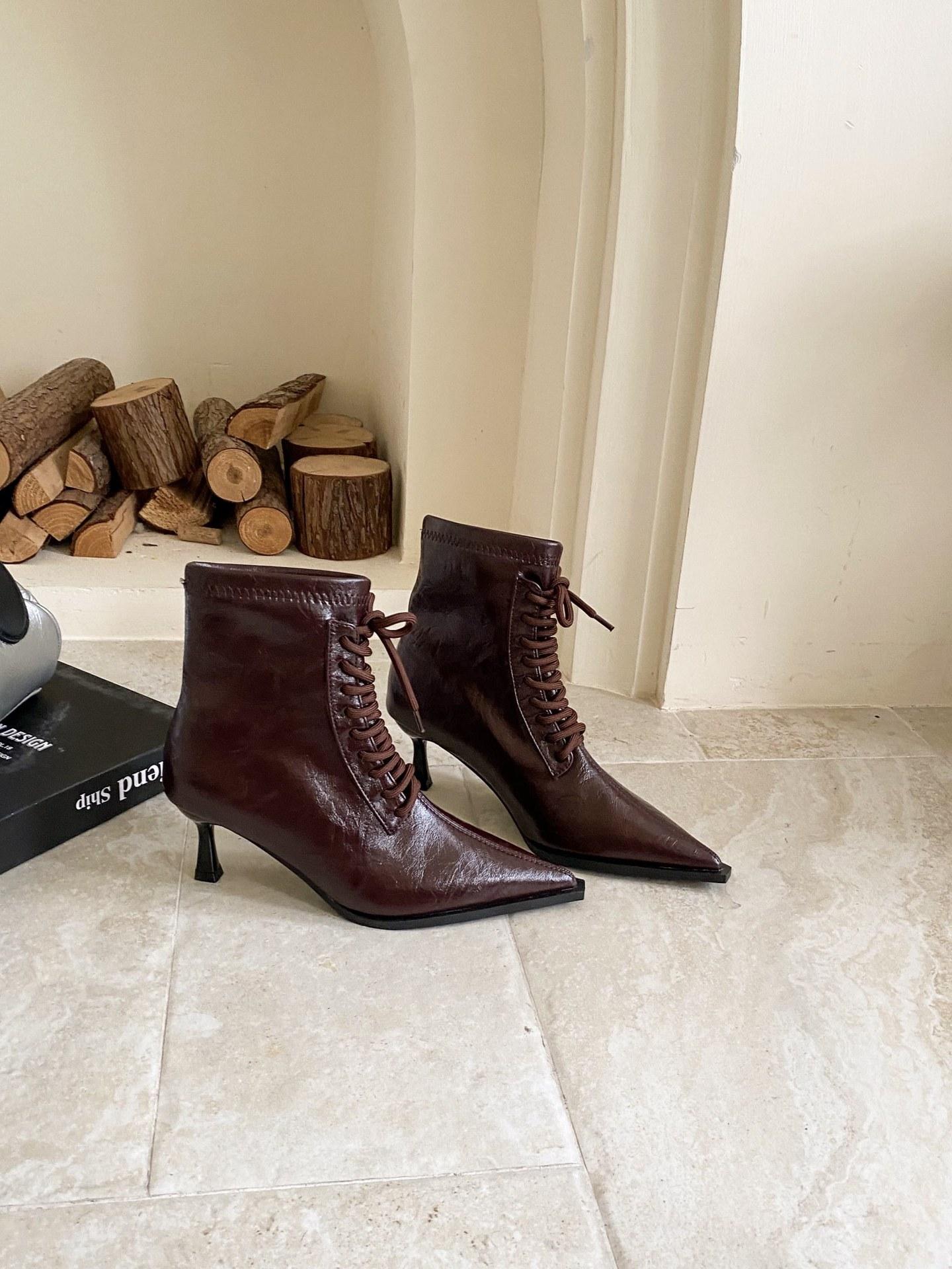 

2025 новые европейские и американские стильные туфли-лодочки с острым носком, тонкими ремешками и высоким каблуком, универсальные короткие ботильоны 39 темно-коричневого