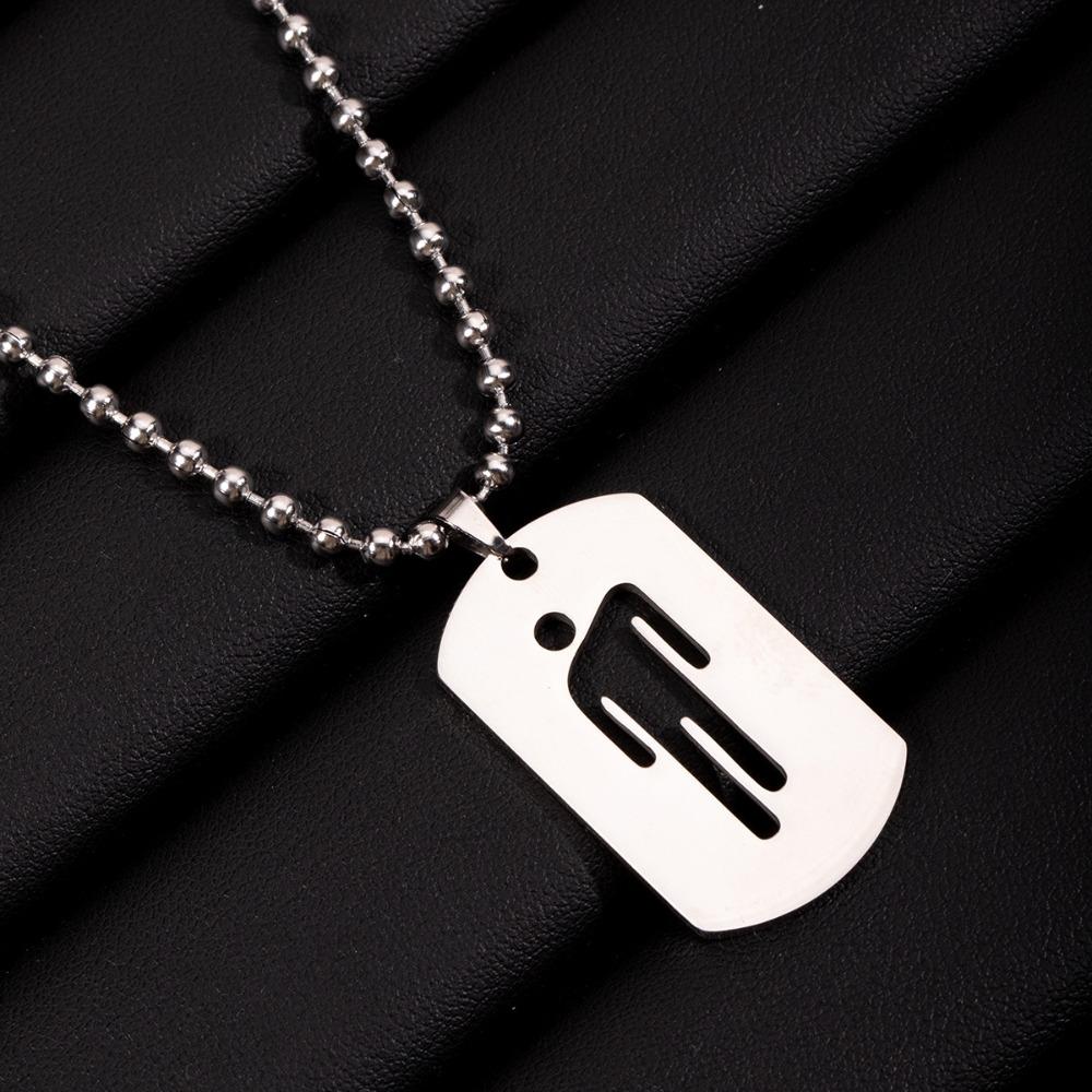 Moderne Schlichte Silberfarbene Perlenkette Edelstahl Quadratische Karte Kleine Person Muster Anhänger Halskette für Damen Herren Schmuck