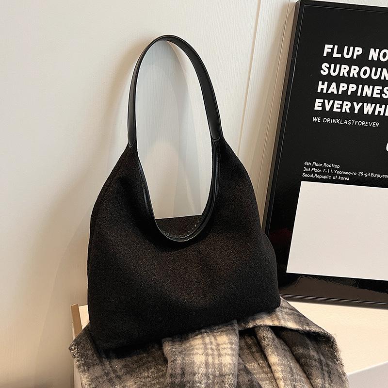 Retro Casual Large-capacity Tote Bag Women's 2025 Autumn and Winter New Fashion Trend Underarm Bag Commuter Versatile Women's Bag