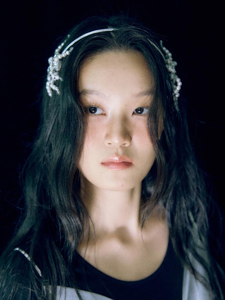 Lovuee Tarantula Hairband White