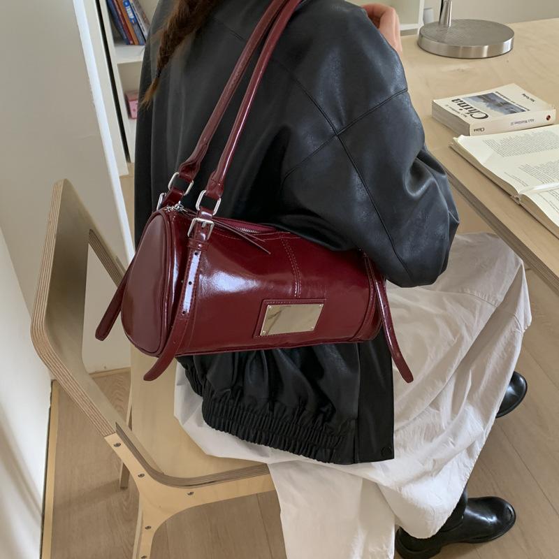 Retro large-capacity bag women's 2025 new commuter versatile shoulder underarm bag going out portable tote pillow bag