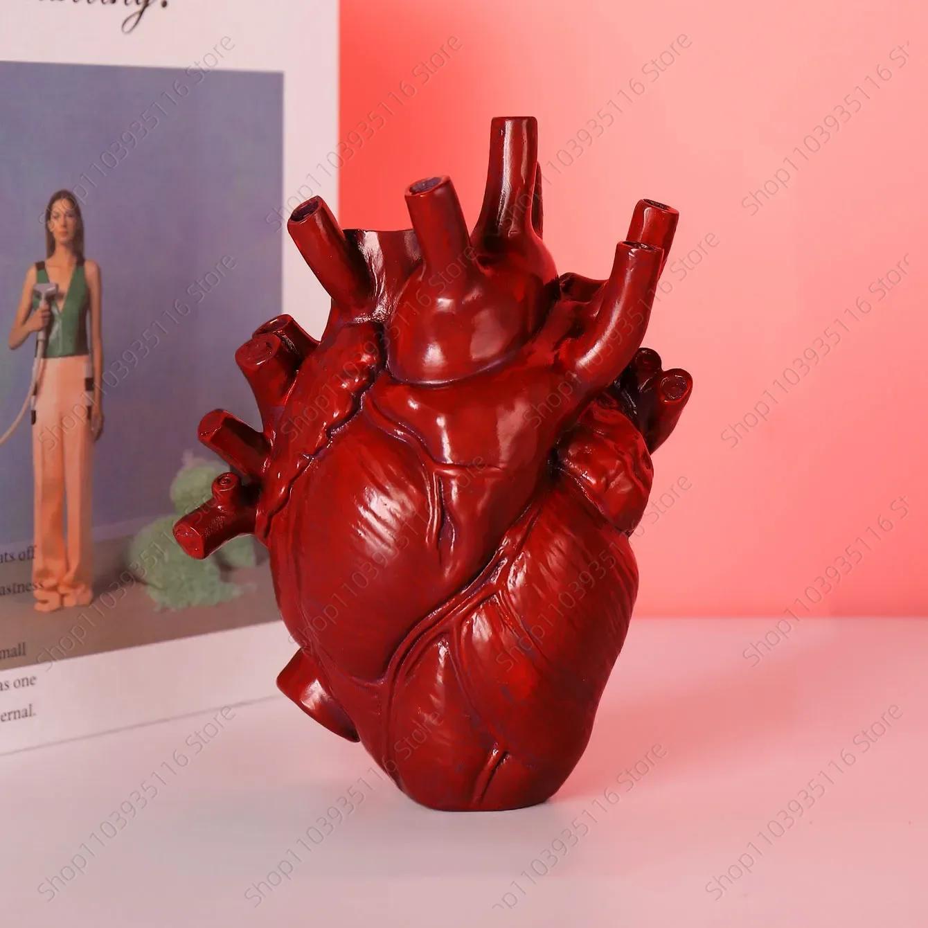 Heart-Shaped Heart Vase For Flowers Sculpture Customized Vase Heart-Shaped Art Resin Vase Desktop Home Decoration Creative