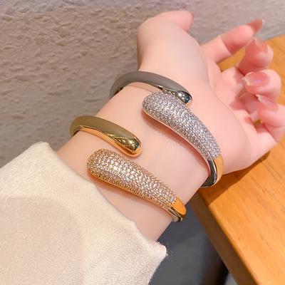 New French Light Luxury Retro Bracelet Women's Fashion Unique and Versatile Design Bracelet