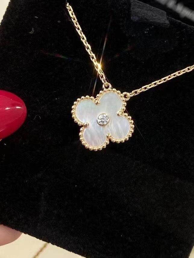 18K Gold-Plated V Design Four-Leaf Clover Necklace with Rose Red Chalcedony, Agate, and White Shell Pendant