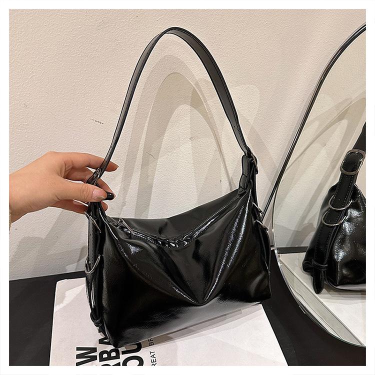 

Solid color trendy personality daily commuting small bag simple women s bag shoulder bag crossbody zipper women s bag чорний