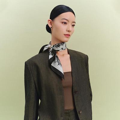 Accessoires – Schals & Tücher