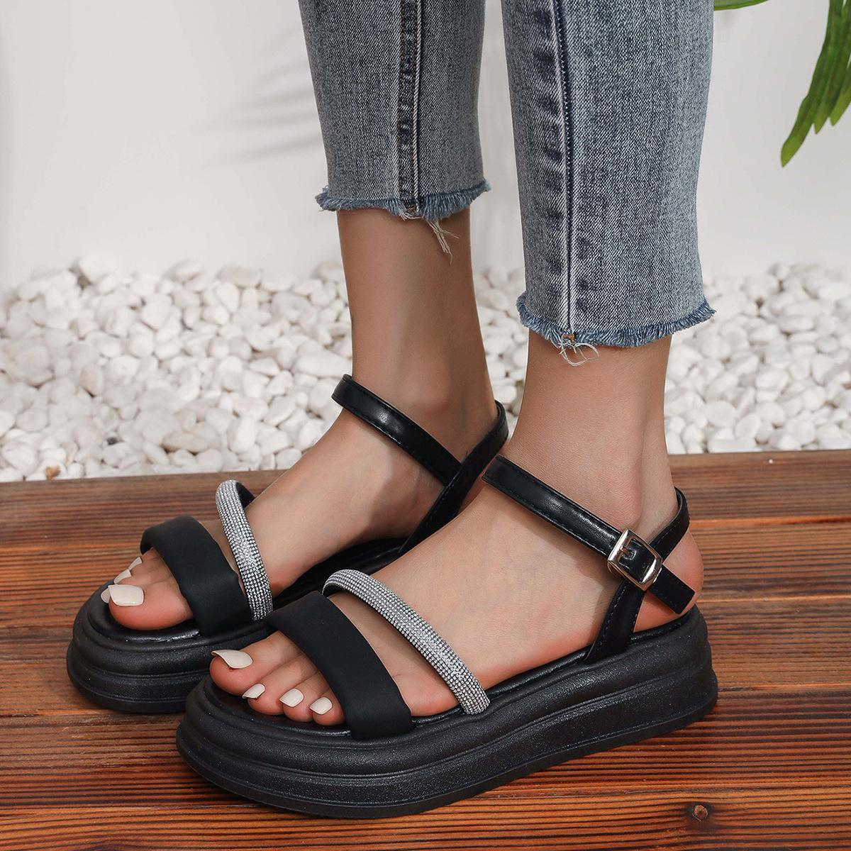 

Модное слово с сандалиями женская новая летняя одежда повседневная и удобная женская обувь с юбками на толстой подошве пляжные крутые шлепанцы 42 чёрный