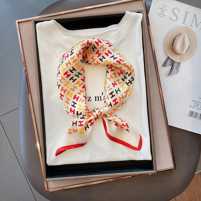 Cute polka dot silk mulberry silk scarf women's versatile small square scarf summer Korean version temperament decorative small scarf headband