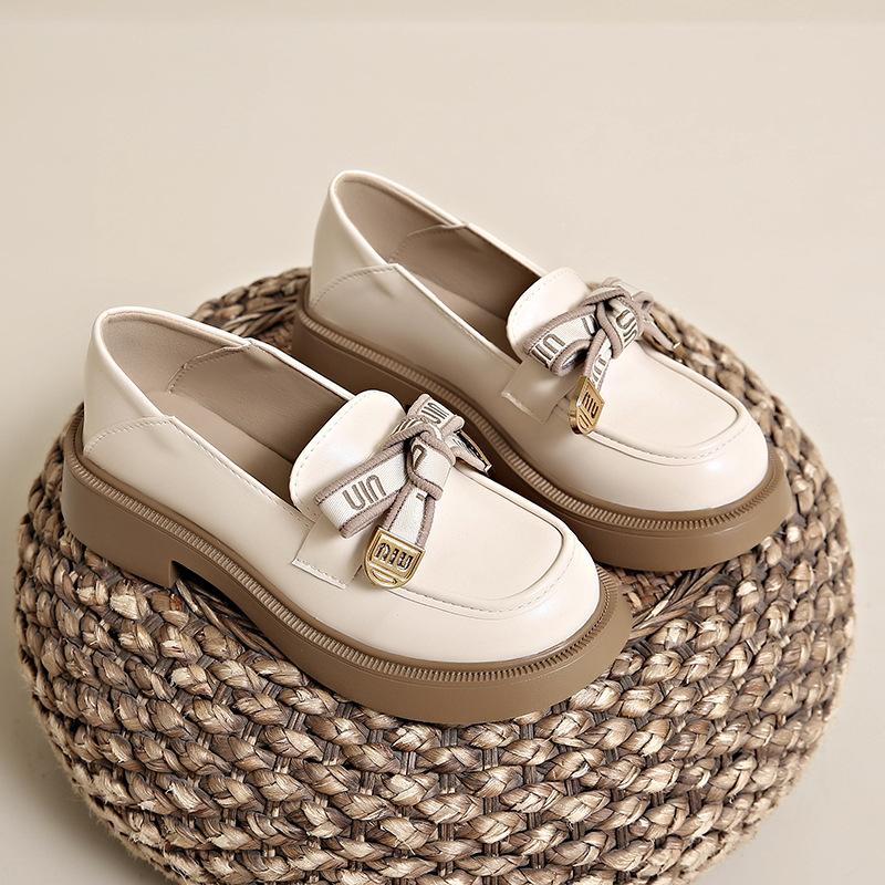 

Модные лоферы на платформе с мягкой подошвой женские осень 2025 новые на толстом каблуке с бантом туфли из маленькой кожи на одной педали 35