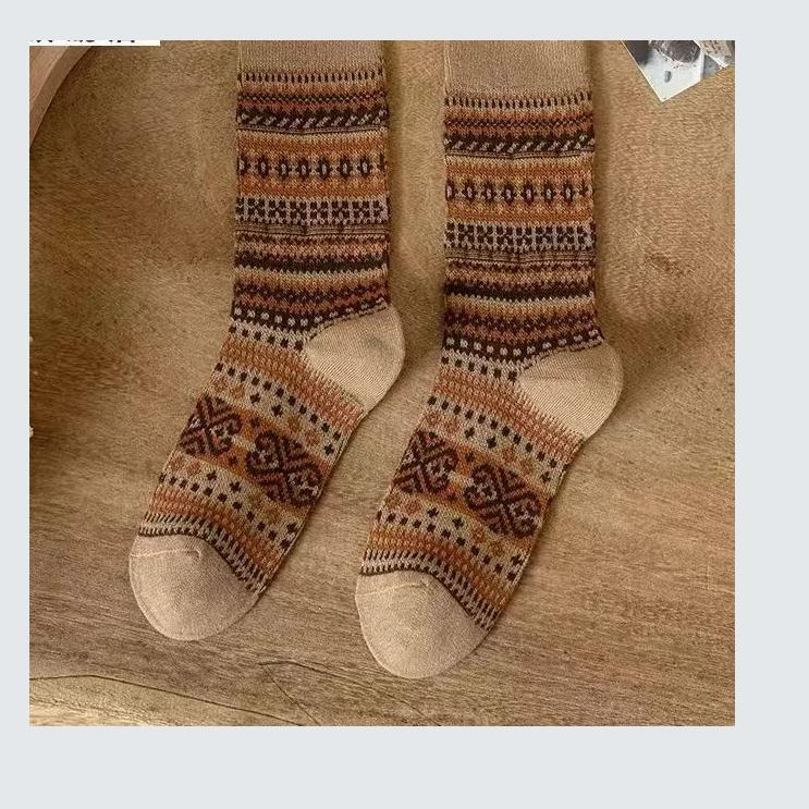 1 Pair of Autumn and Winter Retro Thick Mid Tube Socks Maillard Winter Thick American Pile Socks Mid Tube Short Socks Set