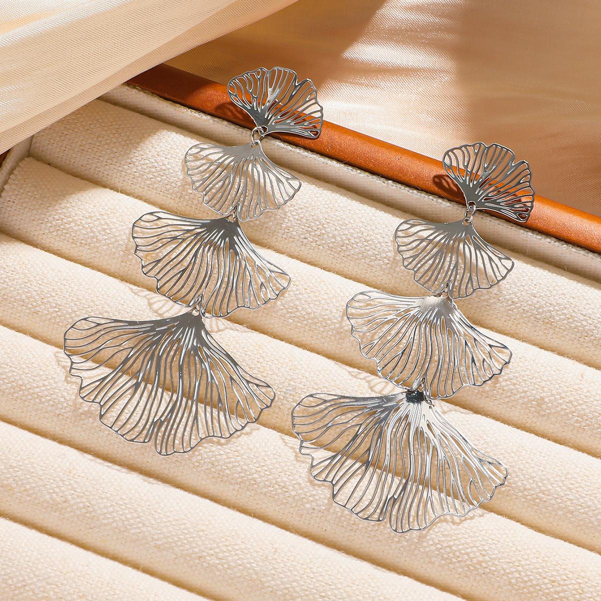 

Серьги из нержавеющей стали и титановой стали, длинные серьги-пусеты в виде листьев гинкго, серьги, горячо продаваемые в Европе и Америке, преувеличенное персонализированное ухо