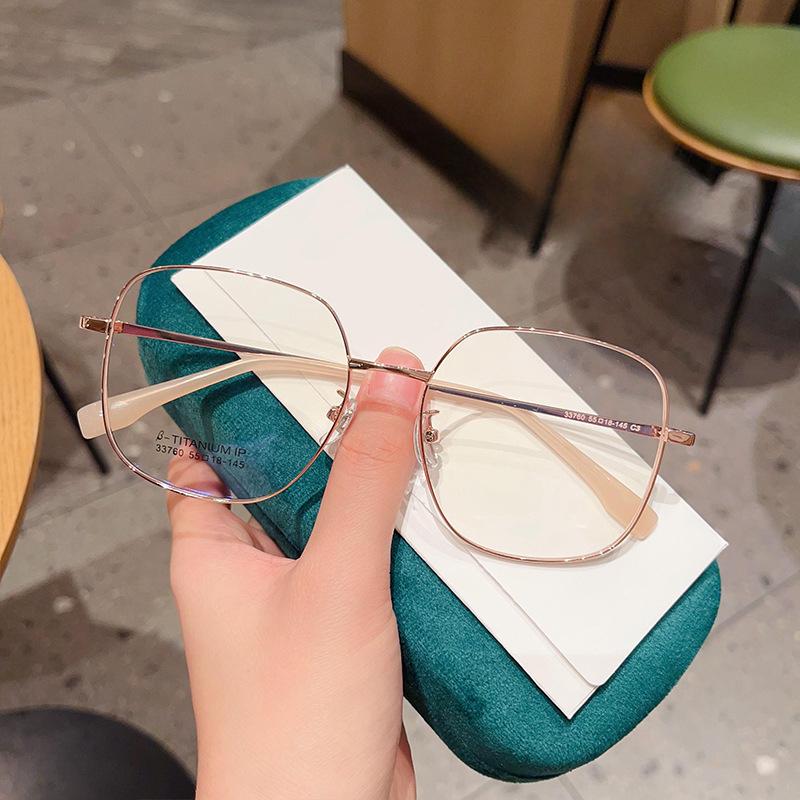 Literary Retro Large Box Glasses Frame for Men and Women, Plain Face Can Be Equipped with Anti-blue Light.