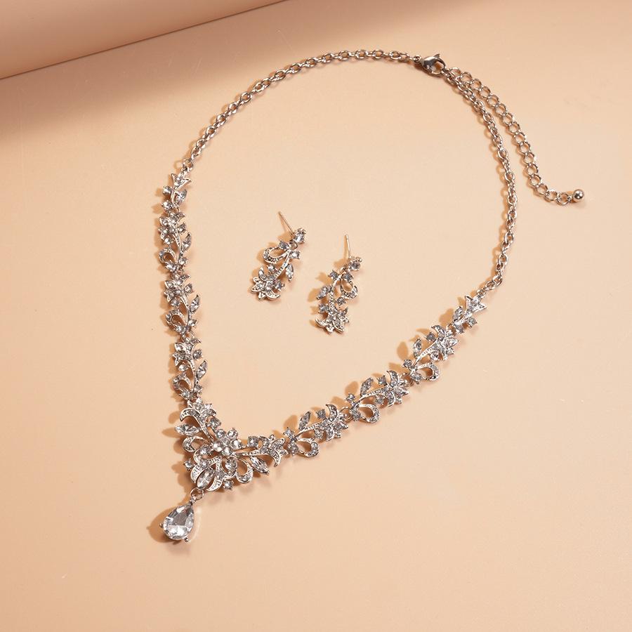 Two-piece set of diamond leaf flower water drop collarbone necklace personalized fashion accessories