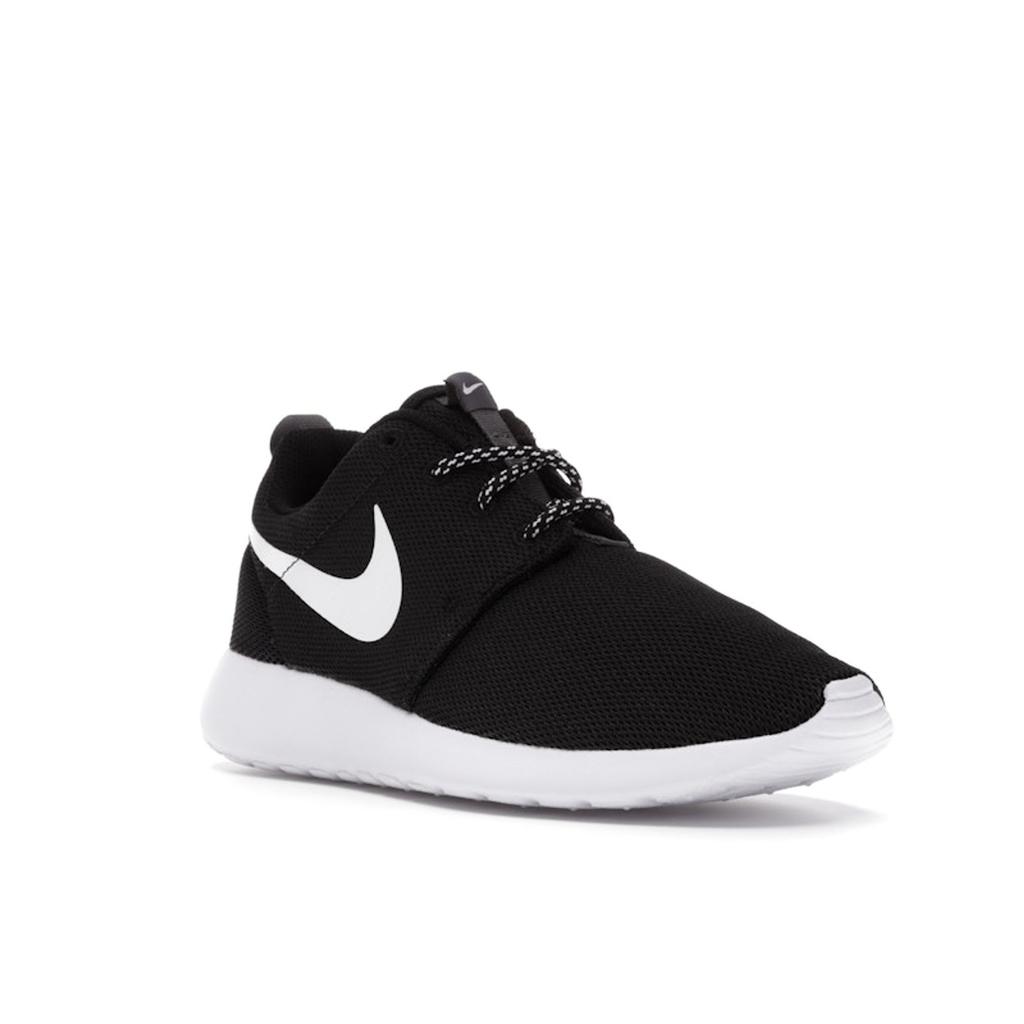 Nike  Roshe One Black Women Sneakers White-Dark-Grey 844994-002