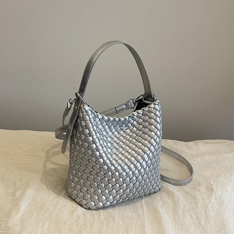New Fashion Trend Woven Bucket Bag Portable Shoulder Oblique Span Women's Bag Fashion
