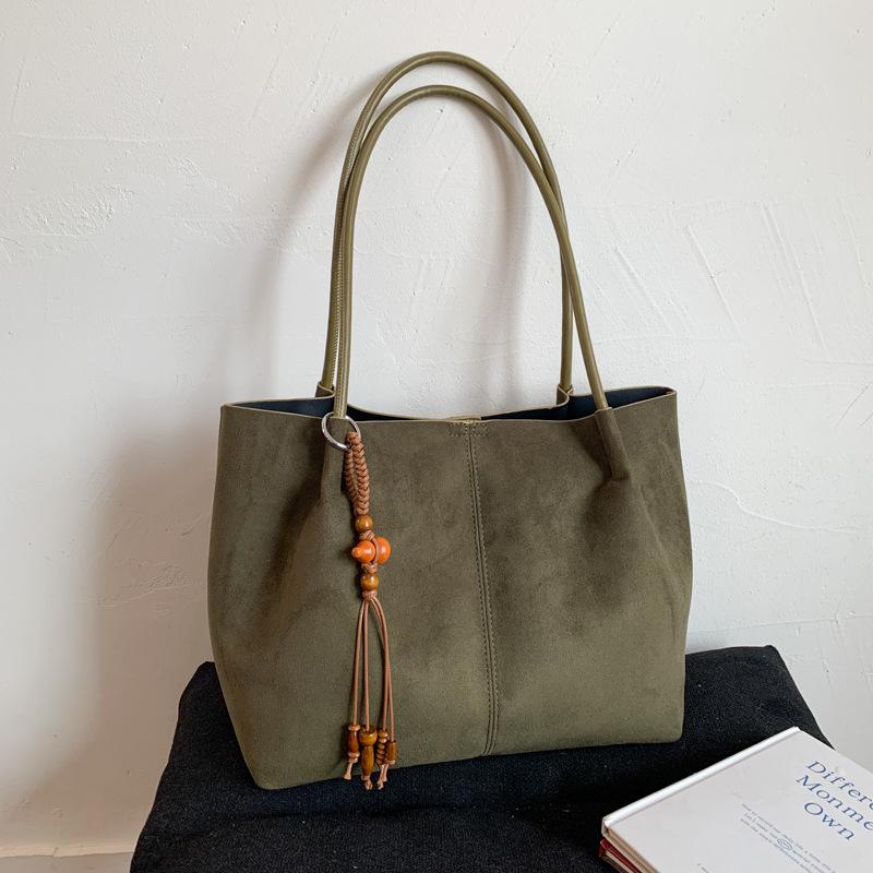 2025 New Niche Retro Large-capacity Casual Autumn and Winter Fashion Simple New Bag Tote Commuter Armpit Bag