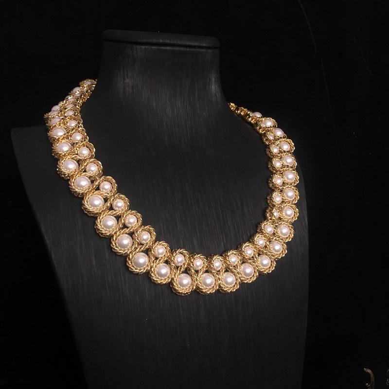 European and American Vintage Heavy Industry High-end Design Exaggerated Shape Glass necklace Classic Pearl Short necklace
