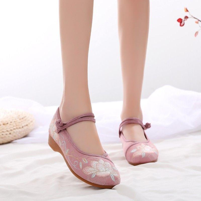 

Жіночі туфлі з м якою підошвою, тканинні туфлі Старого Пекіна, весна, новий етнічний стиль, вишиті туфлі, плоскі танцювальні туфлі, дихаючі повсякденні туфлі 40