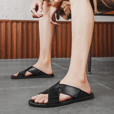 Atmungsaktive Bequeme Herren Pantoletten Freizeitspaziergang Halbschleppleder Herren Sandalen Weichsohliges Männliches Sommer-Schuhwerk Lässige Strand-Slipper
