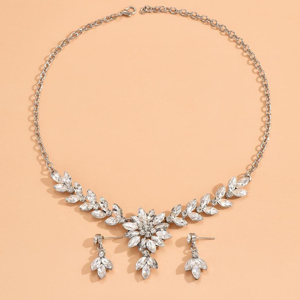 Elegant Rhinestone Floral Jewelry Set: European & American Bride Necklace & Earrings for High-End Parties