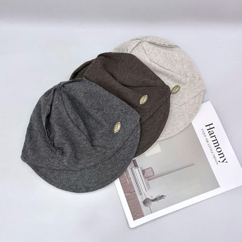 25 Early Autumn New Retro Cloud Hat Women's Simple Metal Small Label Show Face Small Versatile Newsboy Hat