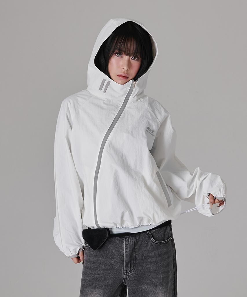 ESCAPEFROM Escf Logo Point Diagonal Closing Windbreaker White
