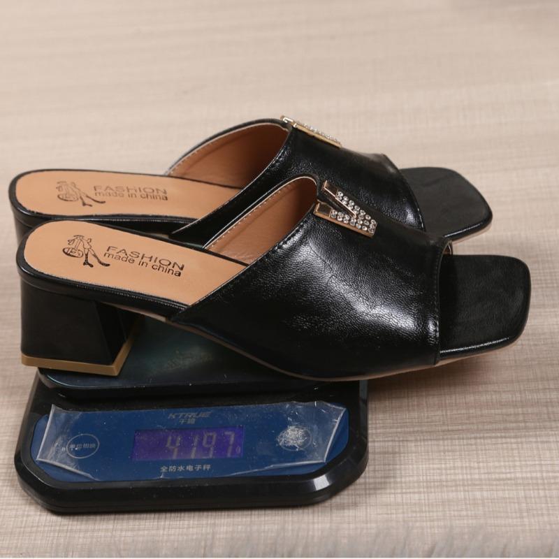 Women's Wide Width Single Strap Slides, Chunky Heel V-Decor Sandals, Outdoor Summer Slippers for Women