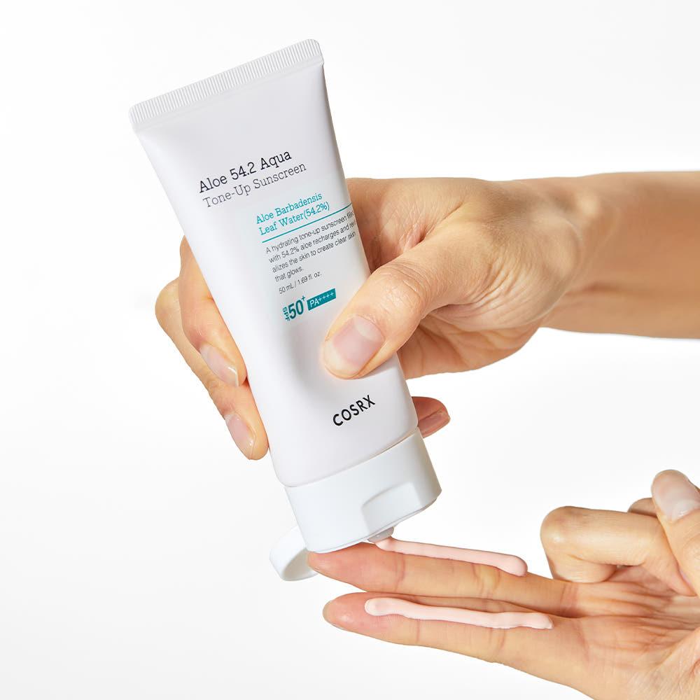 COSRX Aloe 54.2 Aqua Tone Up Sunscreen SPF50+ PA++++ Hydrating Brightening 50ml